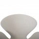 Arne Jacobsen Svane stol i gråt Hallingdal 103 stof 2006