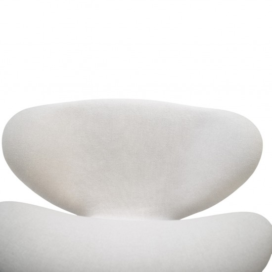Arne Jacobsen Svane stol i gråt Hallingdal 103 stof 2006