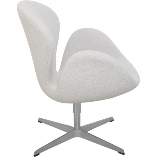 Arne Jacobsen Svane stol i gråt Hallingdal 103 stof 2006