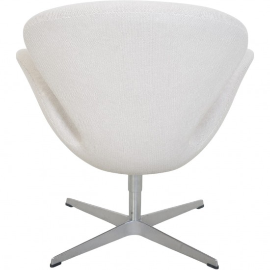 Arne Jacobsen Svane stol i gråt Hallingdal 103 stof 2006