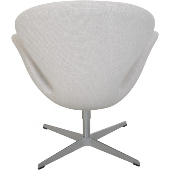 Arne Jacobsen Svane stol i gråt Hallingdal 103 stof 2004