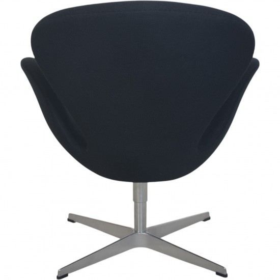 Arne Jacobsen Svane stol i sort Hallingdal stof 2006