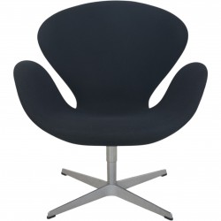 Arne Jacobsen Svane stol i sort Hallingdal stof 2004