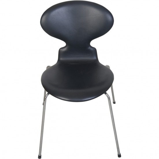 Sæt af 2 Arne Jacobsen Myre stole i sort læder 2000'erne