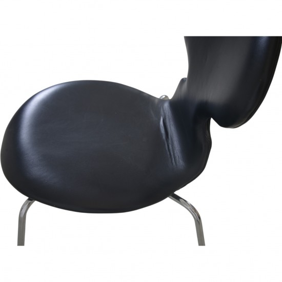 Sæt af 2 Arne Jacobsen Myre stole i sort læder 2000'erne