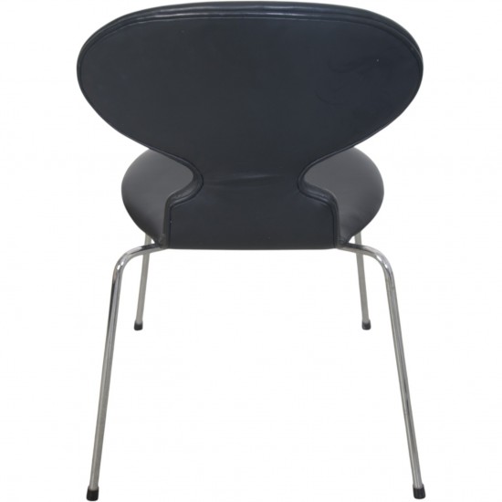 Sæt af 2 Arne Jacobsen Myre stole i sort læder 2000'erne
