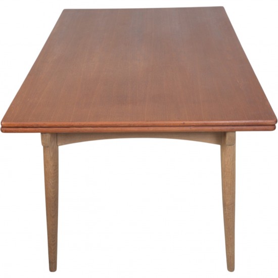 Hans Wegner AT312 spisebord af eg og teak 1960'erne