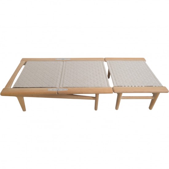 Hans Wegner GE1 daybed i eg og sort læder 2018