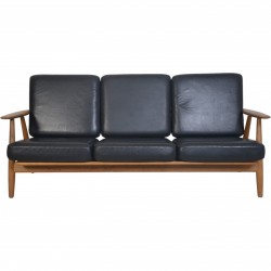 Hans Wegner GE240 3.personers cigar sofa i eg og sort læder 1970'erne