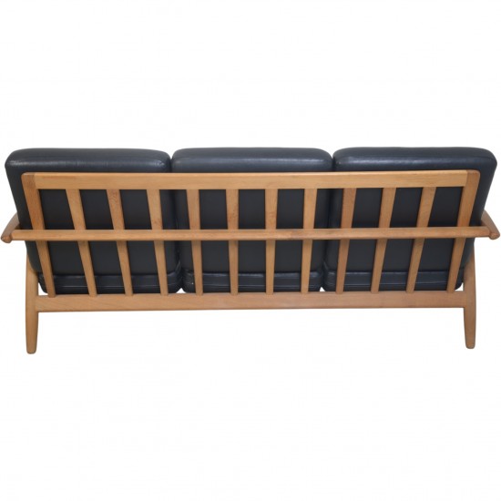 Hans Wegner GE240 3.personers cigar sofa i eg og sort læder 1970'erne