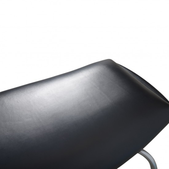 Hans Wegner Ox chair med skammel i sort anilin læder 2008
