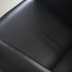 Hans Wegner Wing chair med skammel i sort læder 2013