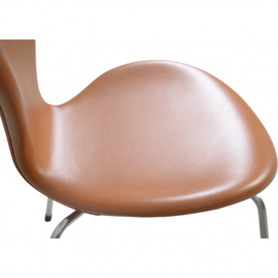 Sæt af 6 Arne Jacobsen Syver stole i cognac classisc læder