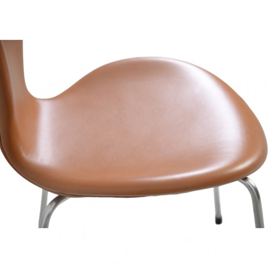 Sæt af 6 Arne Jacobsen Syver stole i cognac classisc læder