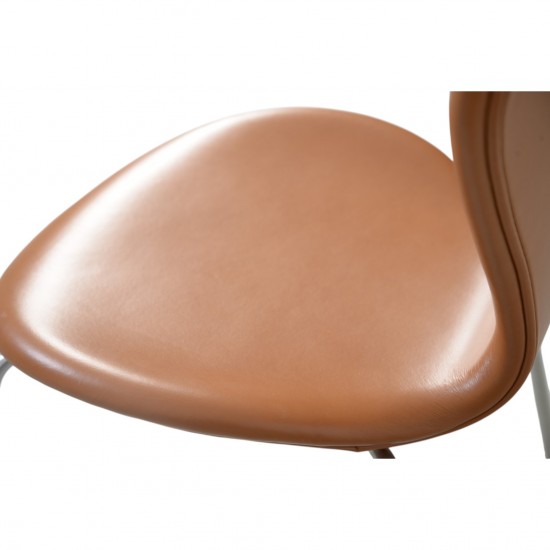 Sæt af 6 Arne Jacobsen Syver stole i cognac classisc læder