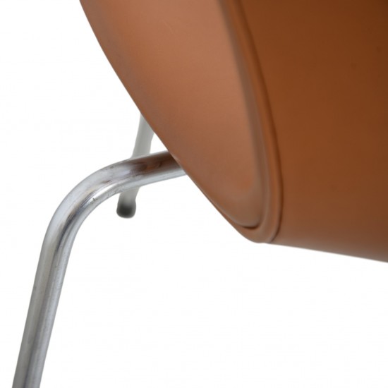 Sæt af 6 Arne Jacobsen Syver stole i cognac classisc læder