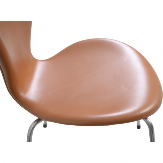 Sæt af 6 Arne Jacobsen Syver stole i cognac classisc læder