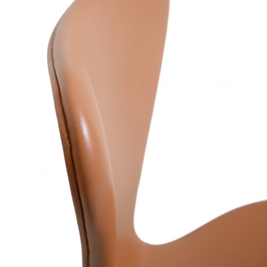 Sæt af 6 Arne Jacobsen Syver stole i cognac classisc læder