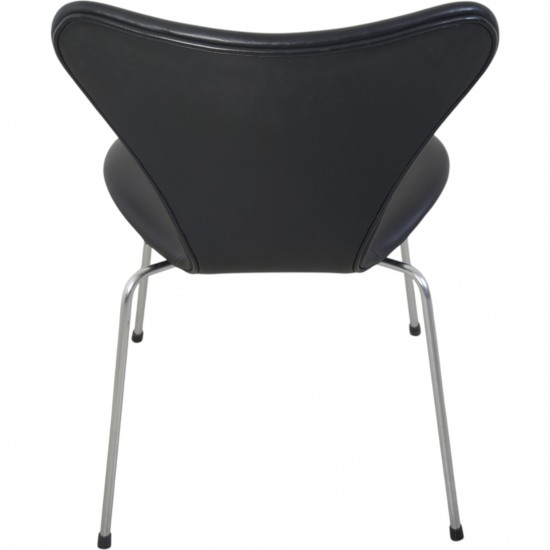 Sæt af 4 Arne Jacobsen Syver stole i sort læder