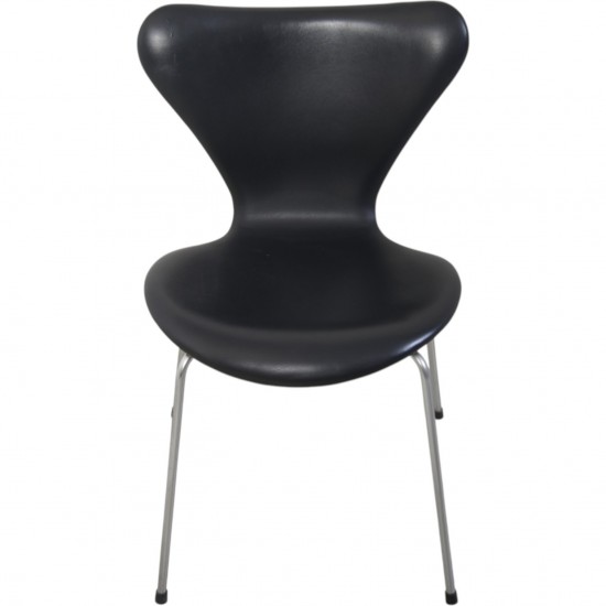 Sæt af 4 Arne Jacobsen Syver stole i sort læder