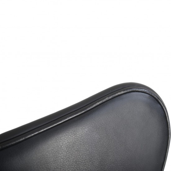 Sæt af 4 Arne Jacobsen Syver stole i sort læder