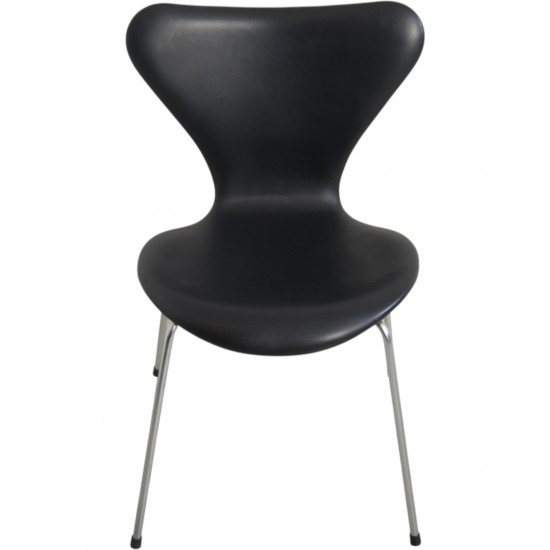 Sæt af 4 Arne Jacobsen Syver stole i sort læder