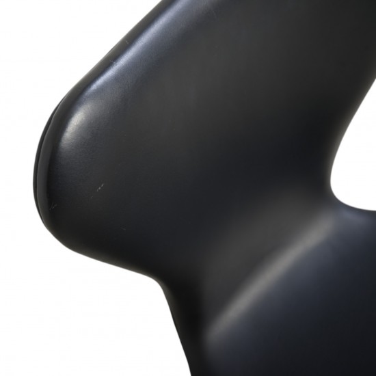 Sæt af 4 Arne Jacobsen Syver stole i sort læder