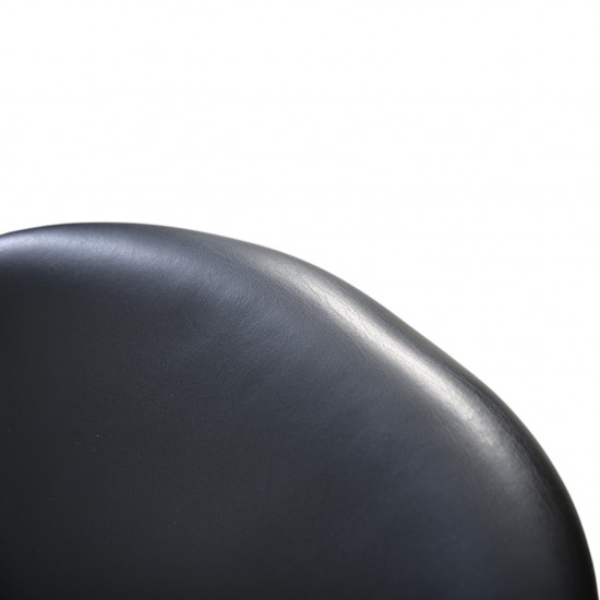 Sæt af 4 Arne Jacobsen Syver stole i sort læder