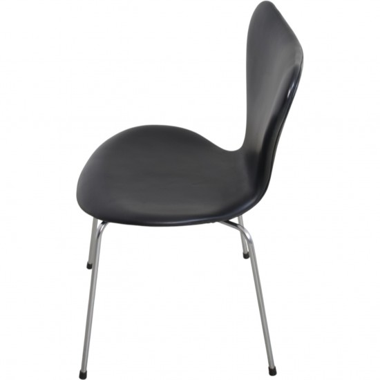 Sæt af 4 Arne Jacobsen Syver stole i sort læder