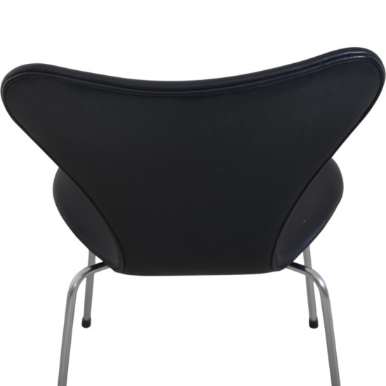 Sæt på 7 Arne Jacobsen Syver stole i sort læder