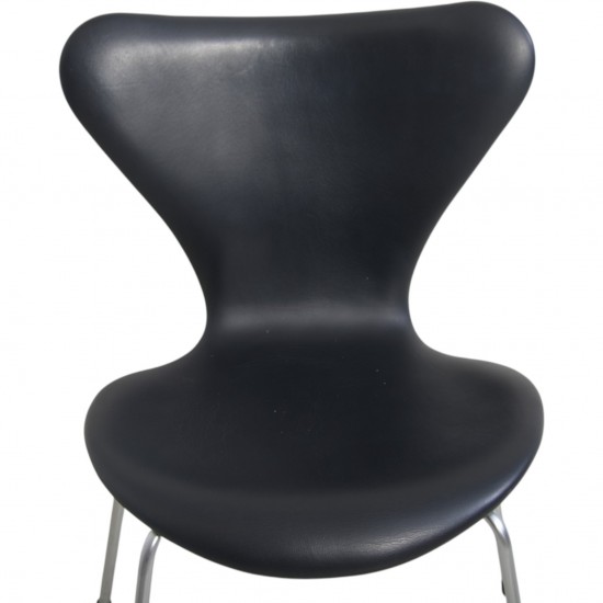 Sæt på 7 Arne Jacobsen Syver stole i sort læder