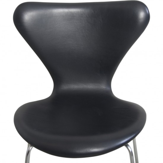 Sæt på 7 Arne Jacobsen Syver stole i sort læder