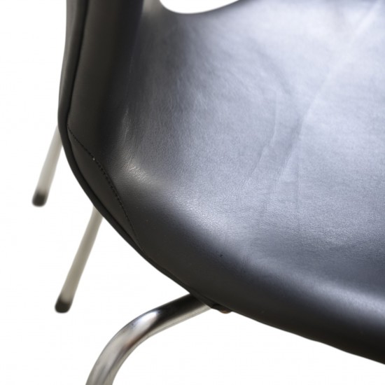 Sæt på 7 Arne Jacobsen Syver stole i sort læder