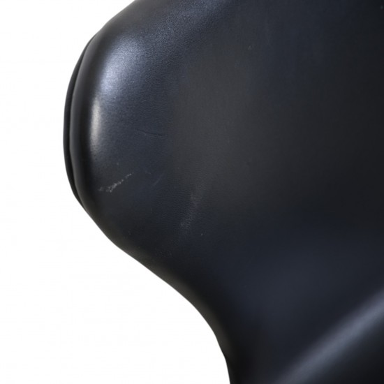 Sæt på 7 Arne Jacobsen Syver stole i sort læder