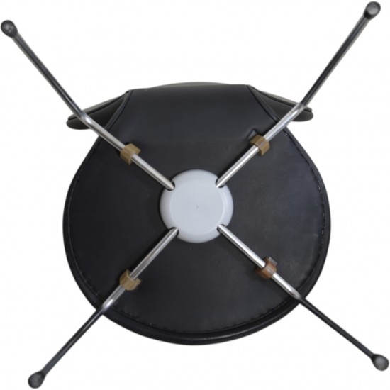 Sæt på 7 Arne Jacobsen Syver stole i sort læder