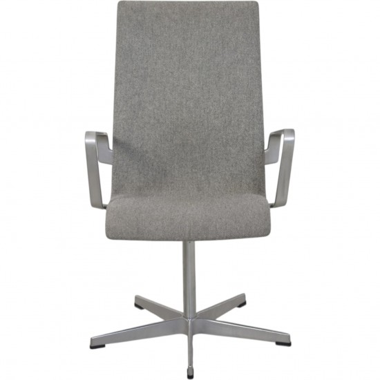 Arne Jacobsen Oxford stol i gråt stof 2006