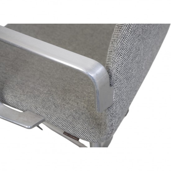 Arne Jacobsen Oxford stol i gråt stof 2006