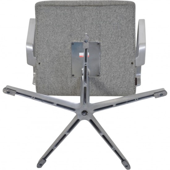 Arne Jacobsen Oxford stol i gråt stof 2006