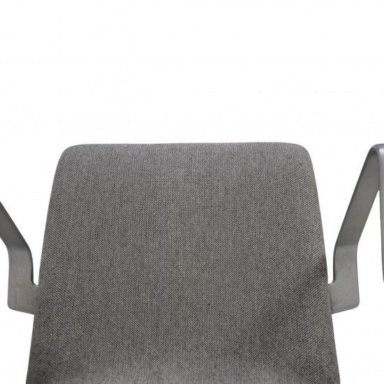 Arne Jacobsen Oxford stol i gråt stof 2006