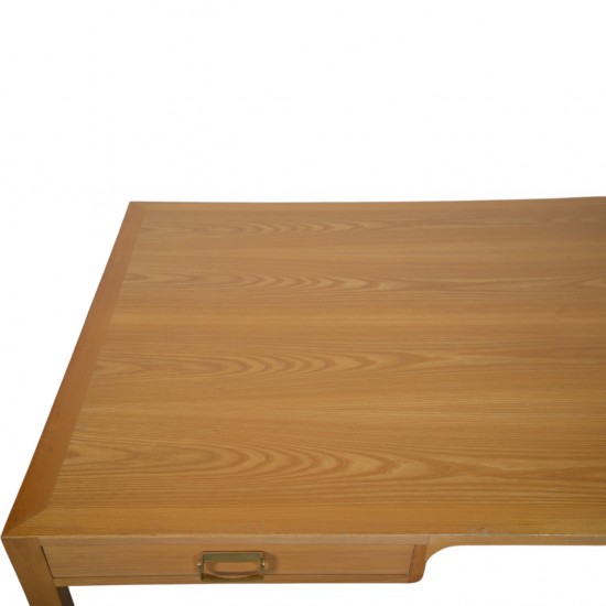 Bernt Petersen Skrivebord af elm 1970'erne