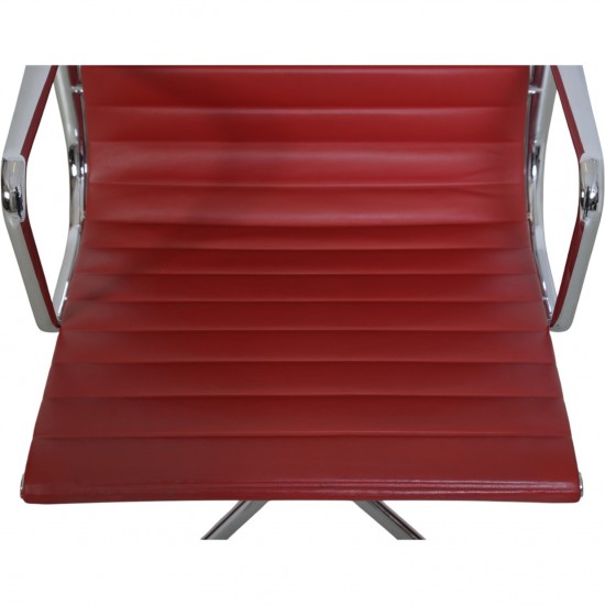 Charles Eames Ea-109 stol i rødt læder 2007