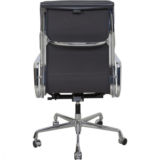 Charles Eames EA-219 kontorstol i gråt læder 2012