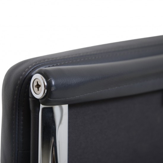 Charles Eames EA-219 kontorstol i gråt læder 2012