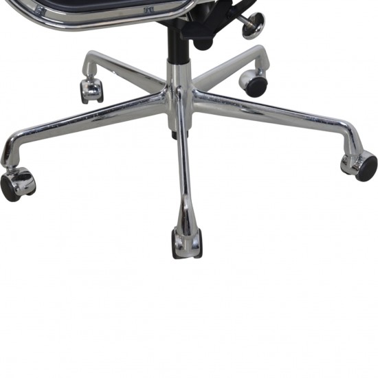 Charles Eames EA-219 kontorstol i gråt læder 2012