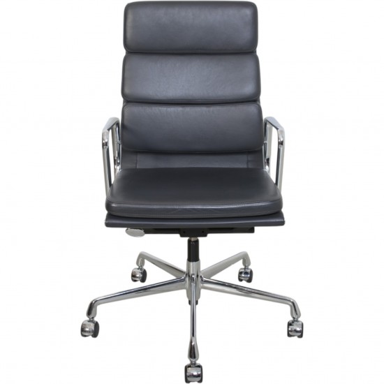 Charles Eames EA-219 kontorstol i gråt læder