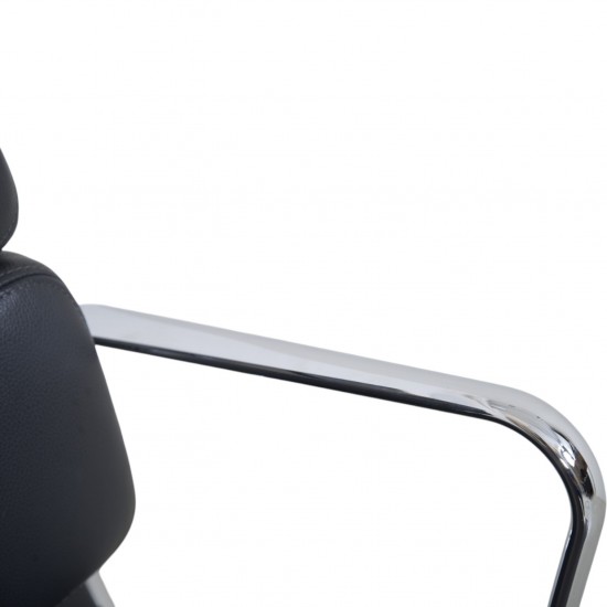 Charles Eames EA-219 kontorstol i gråt læder