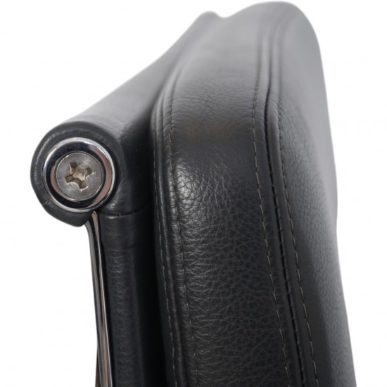 Charles Eames EA-219 kontorstol i gråt læder