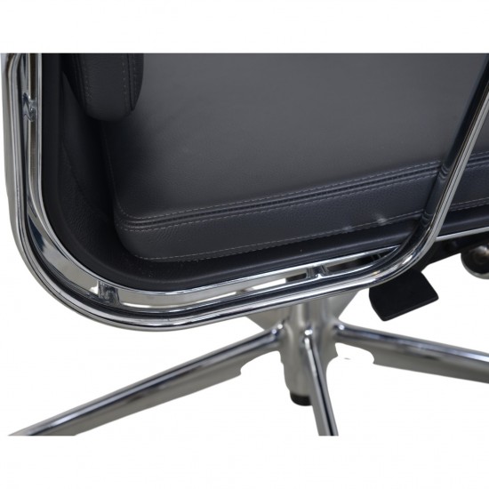 Charles Eames EA-219 kontorstol i gråt læder