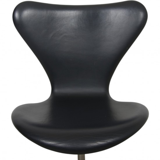 Arne Jacobsen 3117 Syver kontorstol i sort Esential læder 1997