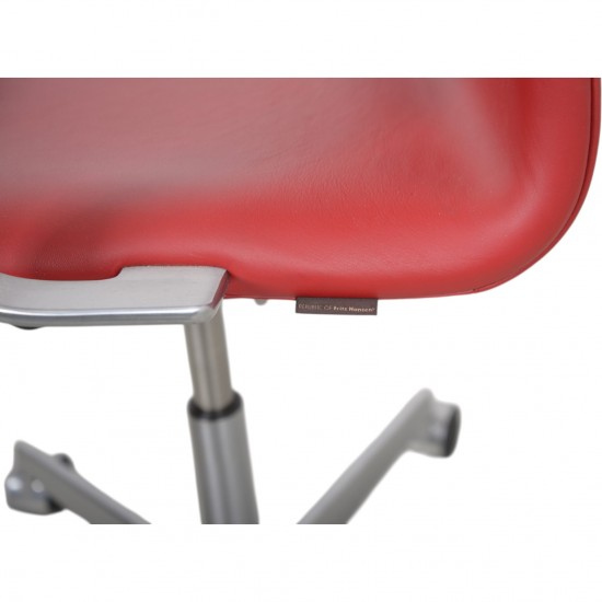 Arne Jacobsen høj Oxford kontorstol i rødt Essential læder 2014